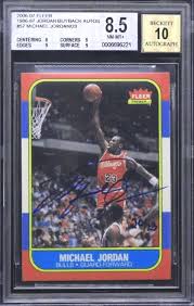 Michael jordan fleer rookie card summary fake jordan rookie cards are more prevalent than you might expect. Notes Signed Jordan Rc Brings Six Figure Price