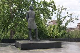 Միքայել Նալբանդյանի հուշարձան (Երևան) - Վիքիպեդիա՝ ազատ հանրագիտարան