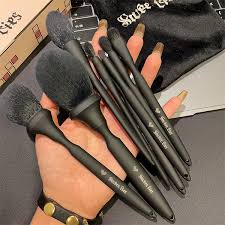 black makeup brush set 8 brushes in a