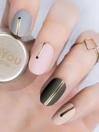Gold foil lets you create shimmering and glitzy nail designs whether you have natural or artificial nails. 20 Stylish Gold Nail Design Ideas For 2021 The Trend Spotter