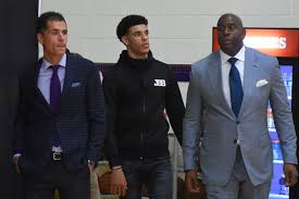 Lonzo ball is stepping up as big brother to help lamelo get his beloved jersey number. Embracing Lonzo Ball And A New Era Of Lakers Basketball Silver Screen And Roll