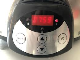 The low setting on the slow cooker is a simmer setting, so it's about 190 to 200 f, or about 90 to 95 c. What Do The I And Ii And Other Icon Mean On My Crock Pot I Assume Low High For I And Ii But What About The Other One Thanks Cookingforbeginners
