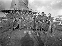 Le 1er B.F.M. Commando à Flessingue (1er novembre 1944-31 mai 1952) Images?q=tbn:ANd9GcSfGZdU5_D8mRJh3seufxqmAh0nrwvNSx4jlg&usqp=CAU