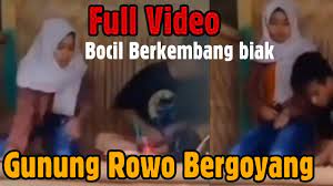 Viral bocil berkembang biak di gunung rowo !!!! Viral Gunung Rowo Full Video Bocil Berkembang Biak Yang Viral Di Tiktok 2021 Youtube