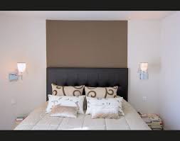 Dessiner votre tete de lit en peinture directement au mur apportera une touche d'originalité mais rendra votre pièce plus élégante et sophistiquée. Sublimer Sa Tete De Lit Avec De La Peinture Au Mur