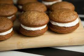 pumpkin whoopie pies with marshmallow