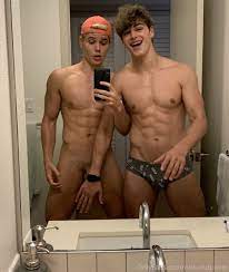Nick and Pierre (60 photos) - porn