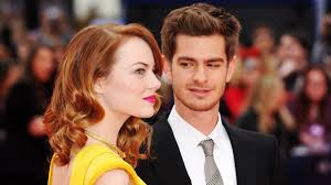 Andrew garfield is looking back at his big role in the social network, where he played . Golden Globes 2017 Watch Andrew Garfield Give Emma Stone A Tribute Updated Vanity Fair