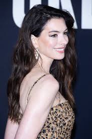 anne hathaway turns heads with a