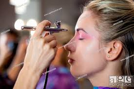 airbrush makeup artist