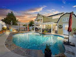 homes in 92592 with pool zillow