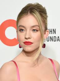 Go on to discover millions of awesome videos and pictures in thousands of other categories. Pin On Sydney Sweeney