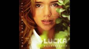 Růže je často zmiňovaná jako nejoblíbenější písnička fanoušků z celého cd růže. Lucie Vondrackova 11 Rok 2060 Youtube