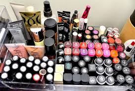 organize your makeup in a small e