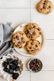 vegan chocolate chip cookies with