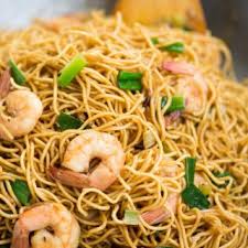 Chaque jour, on essaie de se rapprocher d'un produit qui serait parfait à nos yeux, parce qu'au final on est exactement comme nos clients : Asian Shrimp Garlic Noodles The Flavours Of Kitchen