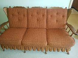 Made of solid wood from old world craftsmanship. Maple Early American Style Couch Live And Online Auctions On Hibid Com