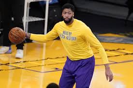 Anthony davis drives against julius randle in a 2020 game. Lakers Anthony Davis Leg Injury Could Be Out For Weeks Los Angeles Times