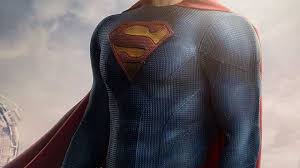 There's going to be a really badass superman suit in. Superman Lois The Cw Reveals A First Look At Tyler Hoechlin S Amazing New Superman Costume