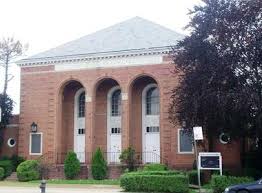 The following year, the young israel congregation of kew gardens hills was founded in 1951 with 15 families. Kew Garden Hills