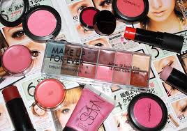 apply cream and gel blushes makeup