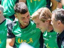BBL Big Bash: Marcus Stoinis and Adam Zampa hold hands in Melbourne Stars  team photo | Herald Sun