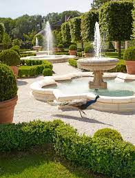 24 Chic Outdoor Fountains That Make