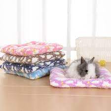 easy clean fleece bed mat for rabbits