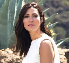 Rebecca kufrin is an american publicist and television personality, best known for her role as the winner on the 22nd season of abc's the ba. Becca Kufrin Bio Age Height Engaged Net Worth American Publicist Garrett Yrigoyen Tattoo Bachelorette Ring Bachelor Blake Becca Gossip Gist