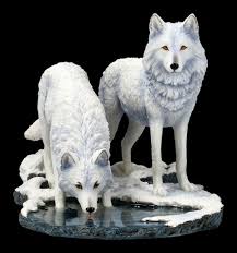 Wolf wolves are made for endurance hunting. Wolves Ornaments Decorations Wolf Buy Online Www Figuren Shop De