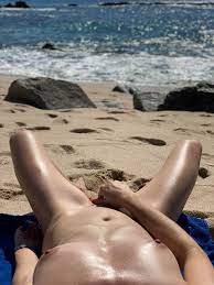 Masturbating on a public beach... think anyone will mind? | Scrolller