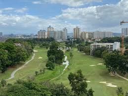 The residential is surrounding of greenery and also offers outdoor activities for nature lovers. Skyluxe On The Park Bukit Jalil Serviced Residence 3 Bedrooms For Sale In Bukit Jalil Kuala Lumpur Iproperty Com My