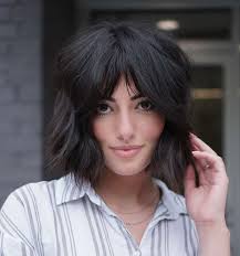 If you've been looking for an easy way to diversify your look, then this option is worth considering. 18 Bob With Curtain Bangs Hairstyle Ideas For Modern Beachy Women