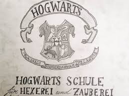 Artwork originally created for the harry potter films it shows the iconic hogwarts crest,. Harry Potter Geburtstag Der Brief Aus Hogwarts Swantjes Leben