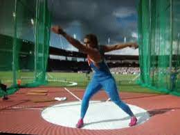 discus throw to wind or not to wind