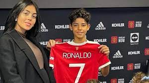 Cristiano Ronaldo'nun oğlu Ronaldo Jr. Manchester United'a transfer oldu -  Ajansspor.com