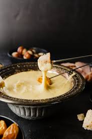 perfect cheese fondue and what to dip