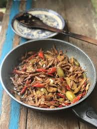 Ikan goreng is an indonesian and malaysian dish, consisting of deep fried fish or other forms of seafood. Ikan Bilis Goreng Belimbing Buluh Kak Yan By Azian Hasan