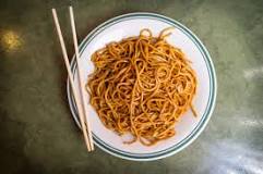 What is the difference between lo mein noodles and regular noodles?