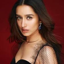 Prior to making her cinematic debut, she took up theatre studies at boston university, but dropped out after her first year to begin her acting career. Shraddha Kapoor 24 7 Shraddhaknet Twitter
