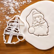 face cookie cutter merry
