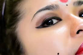 apply indian dance makeup intro
