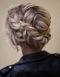This is because you cannot afford to wear the same hairstyle at all times. 42 Stunning Prom Hairstyles To Copy In 2020 Konikcast