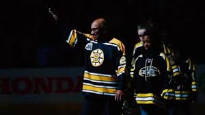 Riddell nfl speed mini helmet. Bruins To Honor Travis Roy With Helmet Emblem During 2021 Nhl Season Nbc Boston