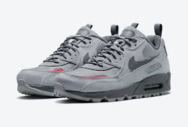 And while it's named after the airplane that carries the president of the united states, its most prominent claim to fame was being the first basketball shoe to incorporate nike air cushioning. Sn6erbic8b Vcm