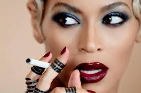 beyonce haunted make up y e capelli