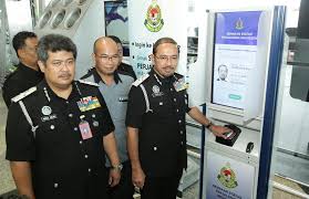 Subsequently, it said a check on the immigration department's travel status enquiry system (sspi) as at 9.18am using their ic numbers showed a change however, the portal said the database, which allows malaysians to check if they are cleared to travel to east malaysia or overseas, had been. Kiosks Installed At Klia To Enable Malaysians To Check Blacklist Status Thestartv Com