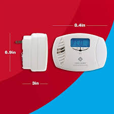 Carbon monoxide detectors sense dangerous levels of this odorless and colorless gas in your home. First Alert Plug In Battery Backup Carbon Monoxide Detector Lowe S Canada