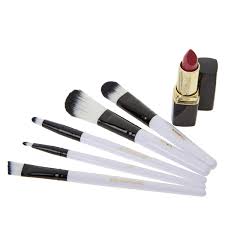 brush set with lipstick