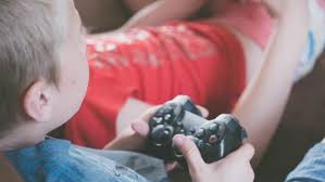 Al principio el empleo de los otras consecuencias relacionadas con el uso continuo y prolongado de los videojuegos son la aparición de molestias en los ojos con síntomas de. Los Videojuegos Violentos Pueden Afectar Al Comportamiento De Los Ninos